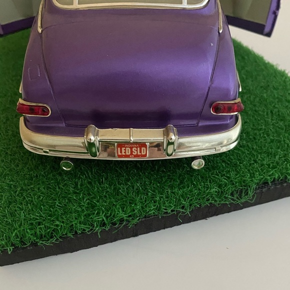 ERTL 1:18 Scale Diecast Car 1949 Mercury Lead Sled Coupe Purple with Flames - Picture 7 of 13